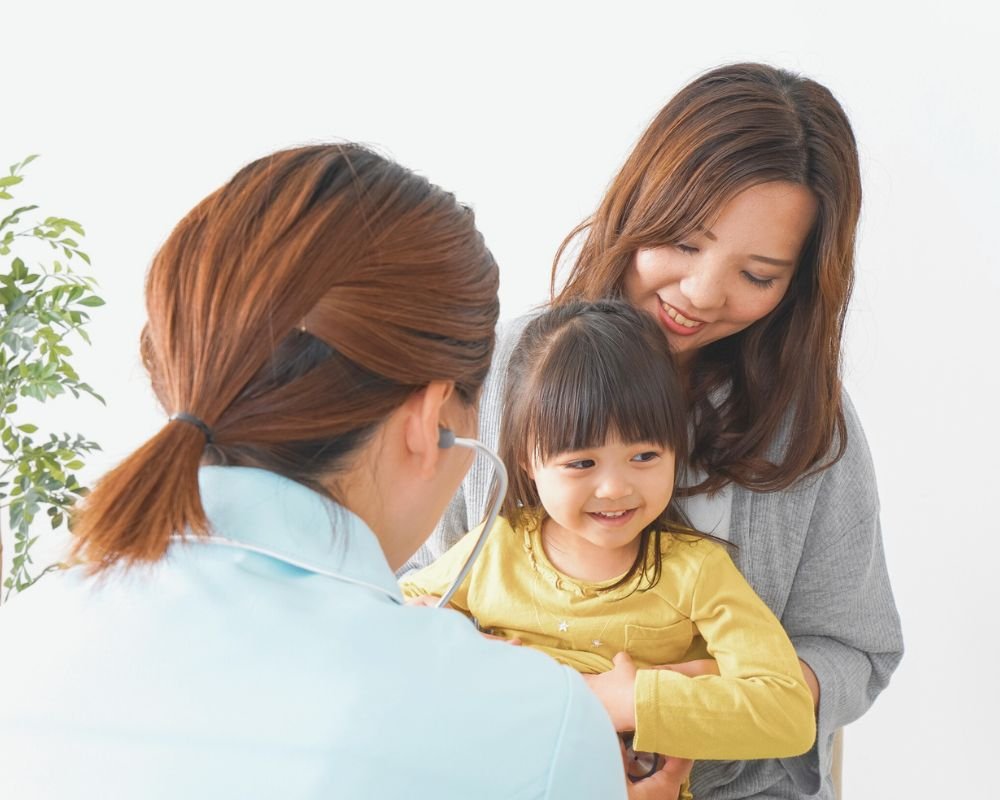 Acompanhamento pós-internação: por que seu filho pode precisar do infectologista pediátrico